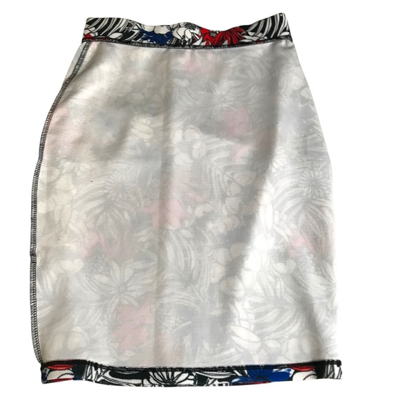 Women’s Tropical Floral Pencil Skirt • Red Blue Black White Print - Picture 15 of 15